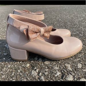 Size 12 kids cute heels worn once for photos light pink